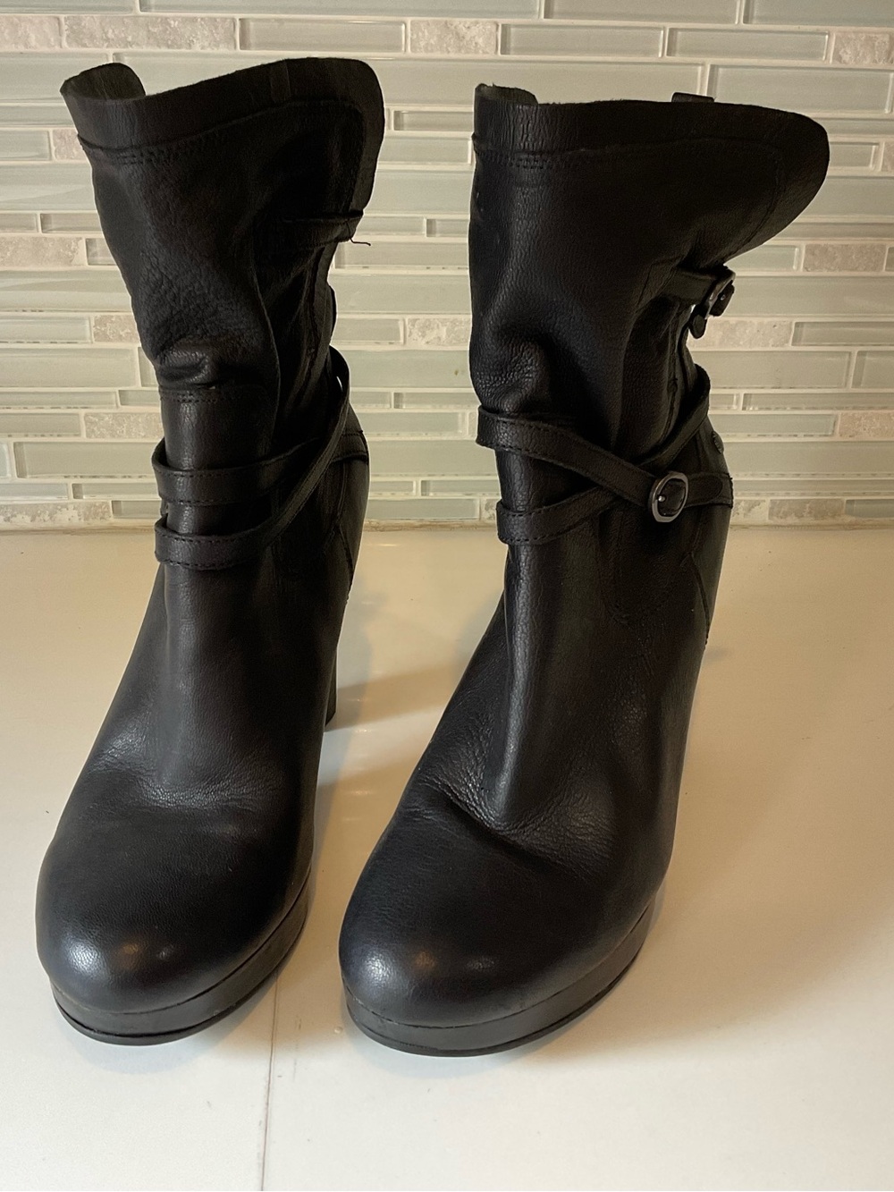 UGG Olivia Black Leather High Heel Platform Boot